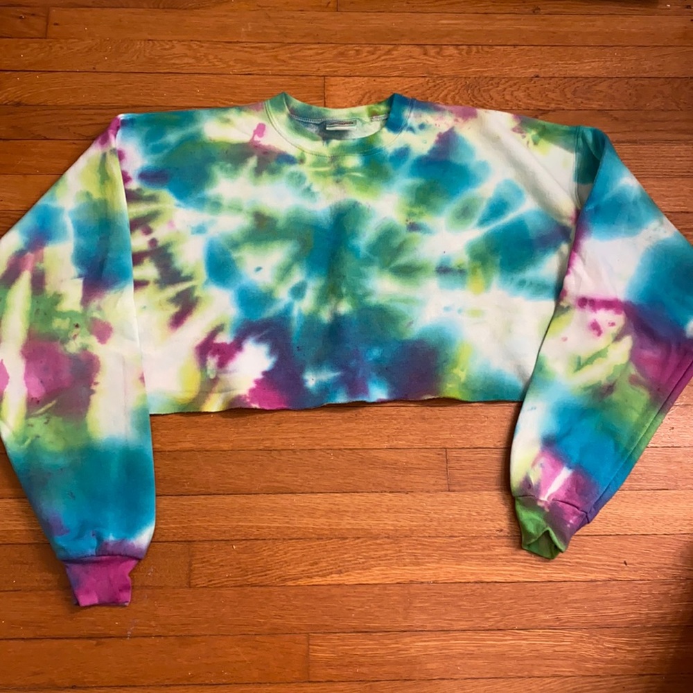 Tie Dyed Cropped Sweatshirt